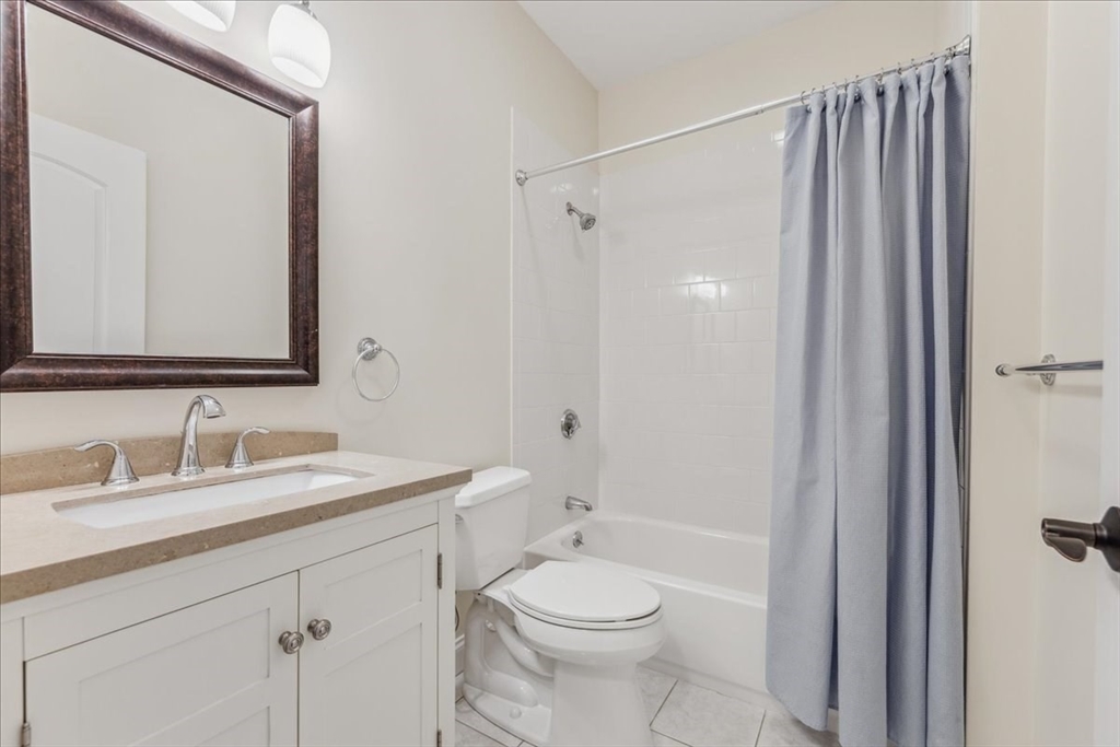 160 School Street # 2 Unit: 3-2