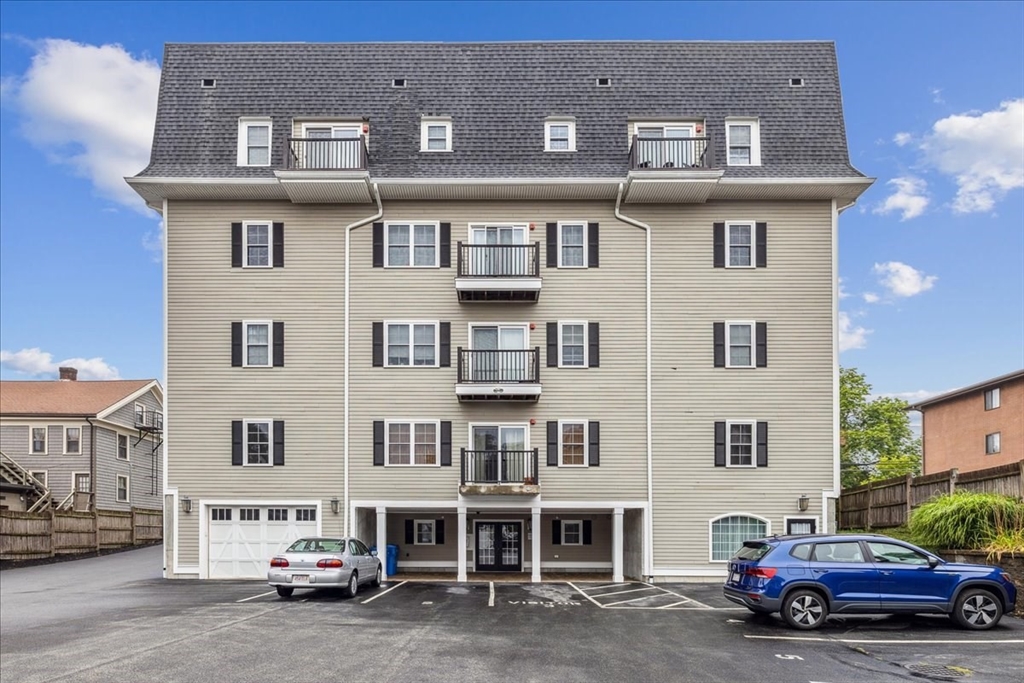 160 School Street # 2 Unit: 3-2