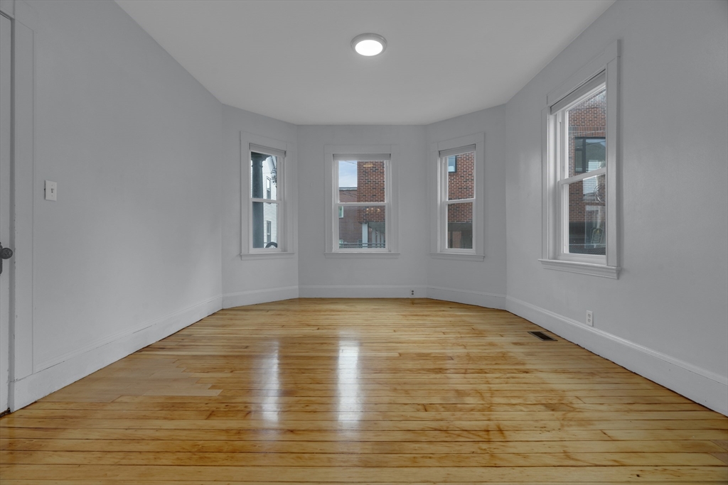 4 Lester Pl # 1