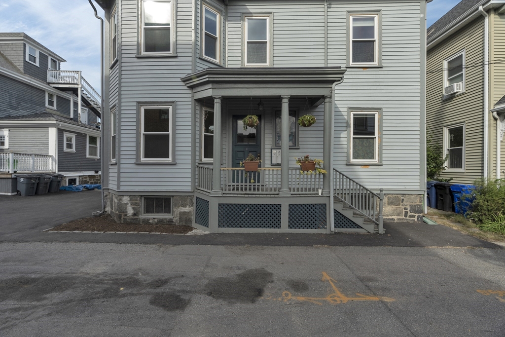 4 Lester Pl # 1