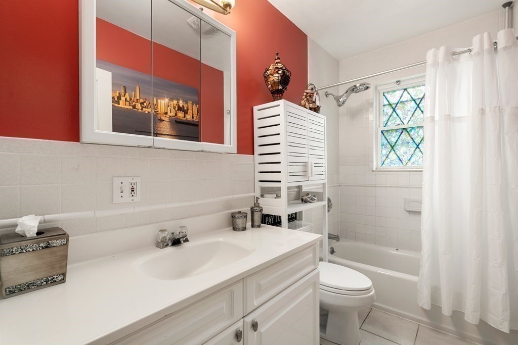 355 Vfw Pkwy # 2