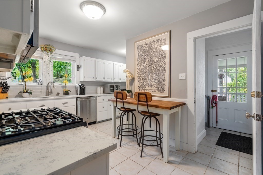 355 Vfw Pkwy # 2