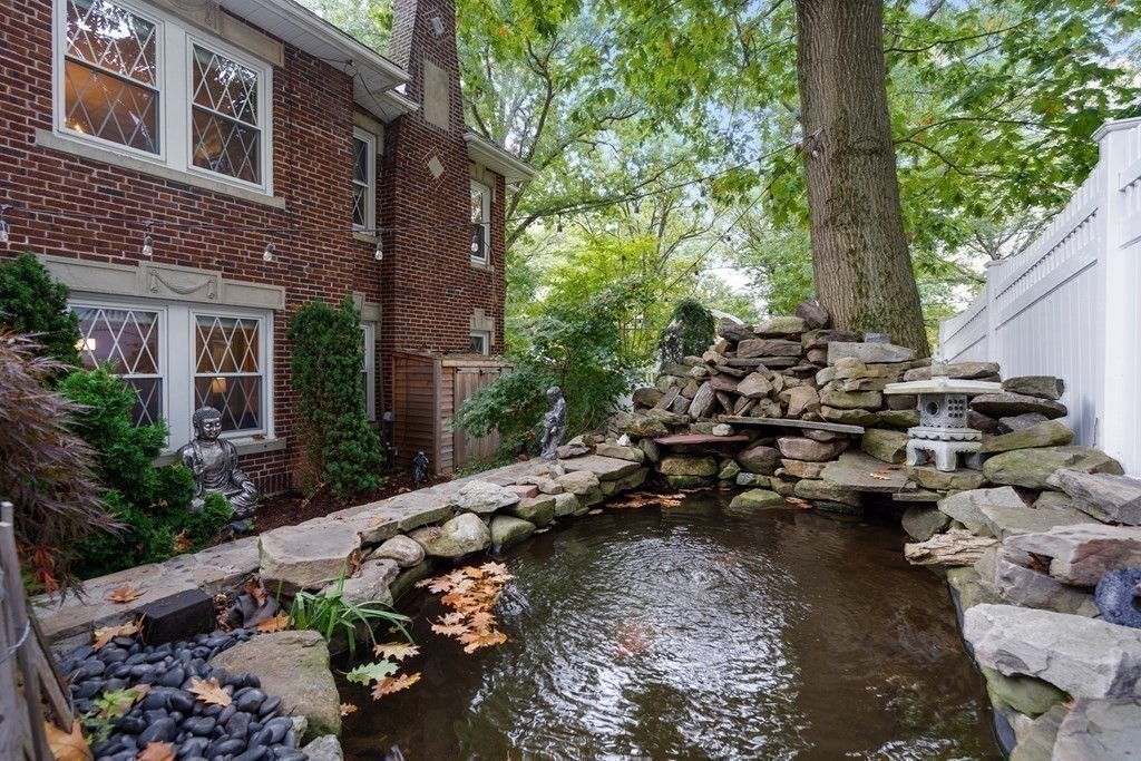 355 Vfw Pkwy # 2