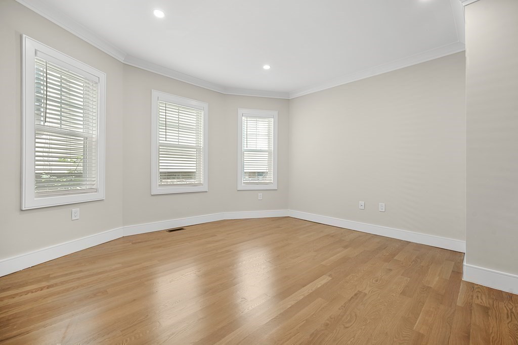 44 Iffley Road # 3 Unit: #3