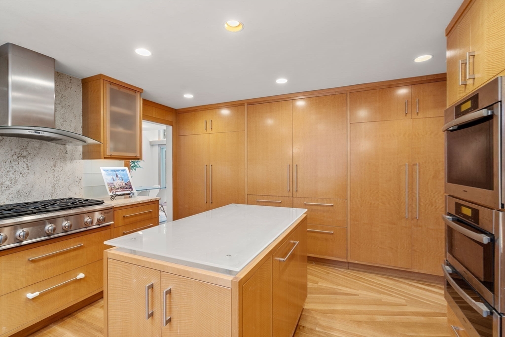 56 Isaac Davis Rd