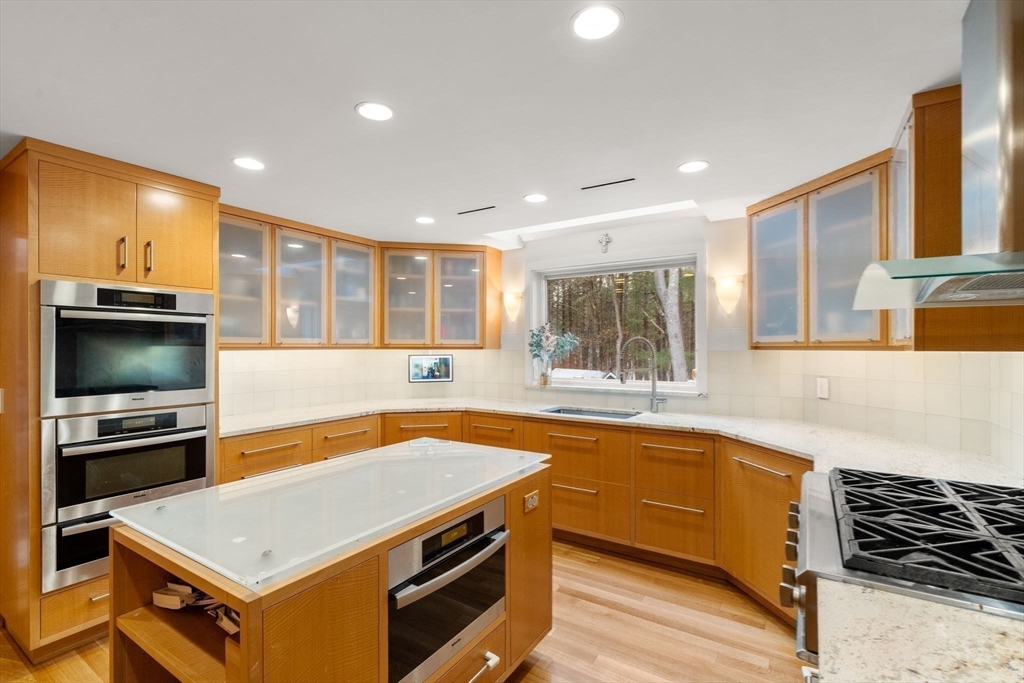 56 Isaac Davis Rd