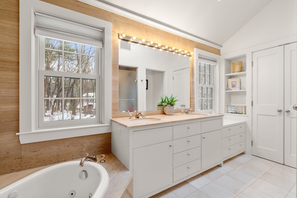 56 Isaac Davis Rd
