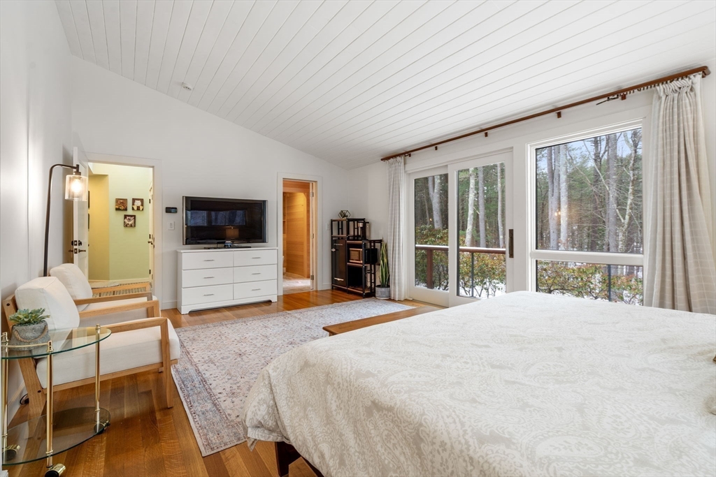 56 Isaac Davis Rd