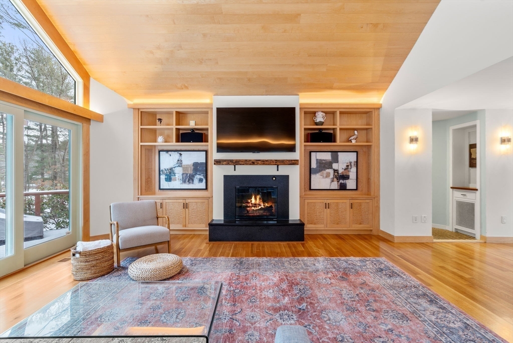 56 Isaac Davis Rd