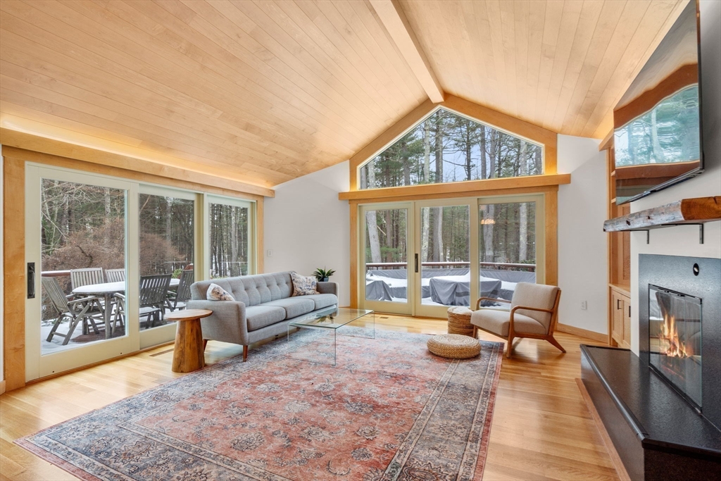 56 Isaac Davis Rd