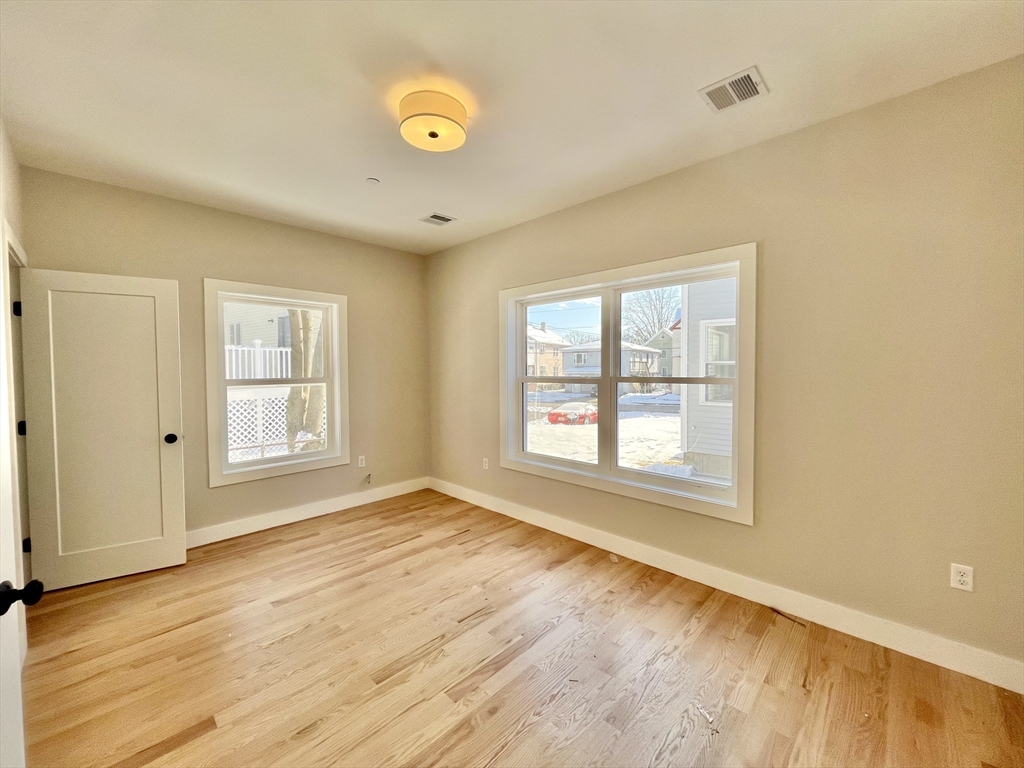 140 Arlington St # 3