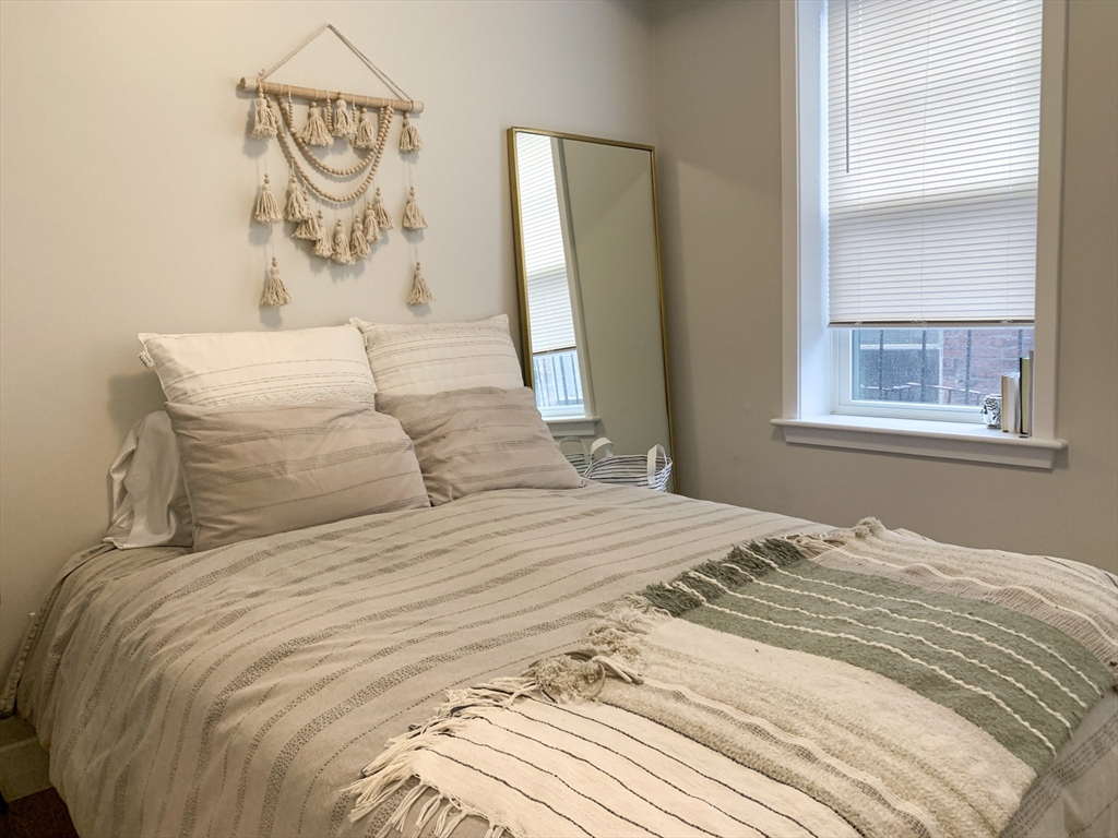 33 Anderson Street # 6