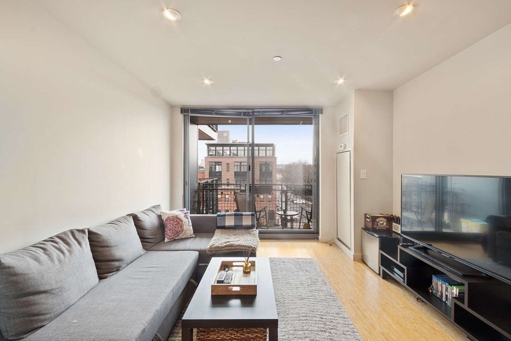 691 Massachusetts Ave # 306