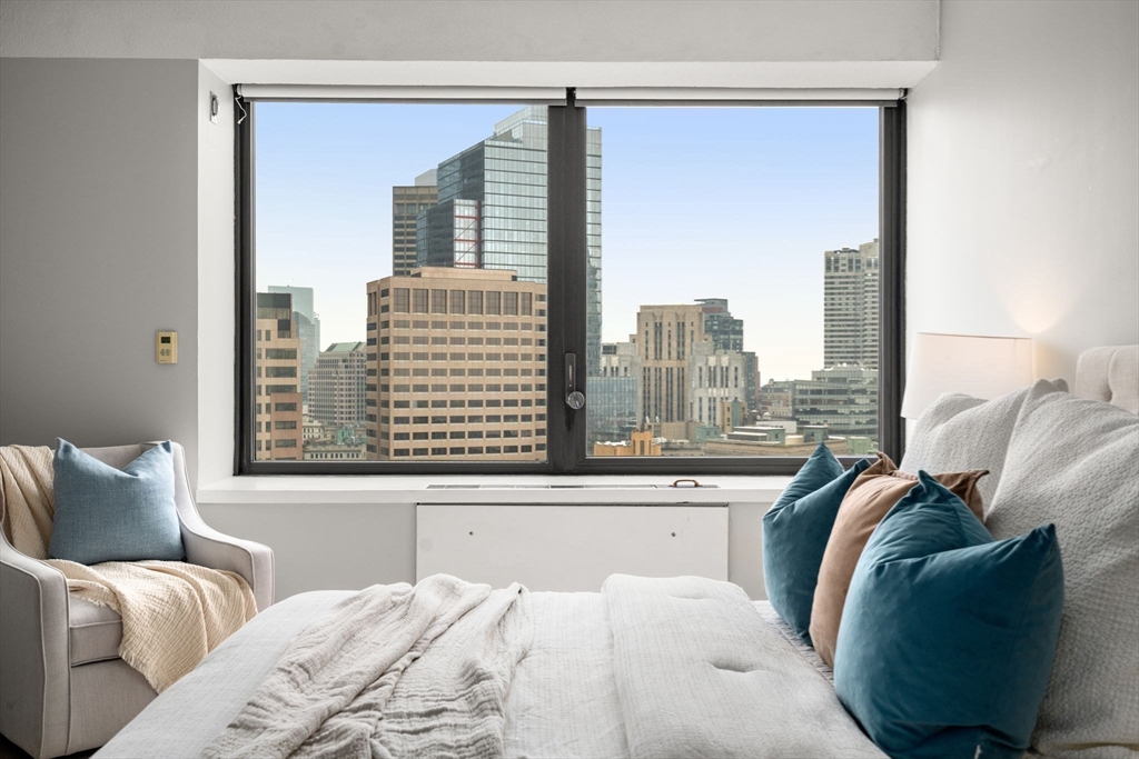 65 East India Row # 26H