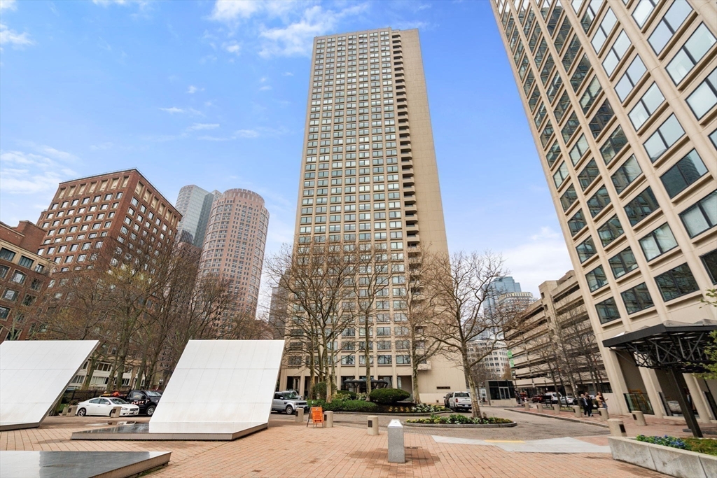 65 East India Row # 26H