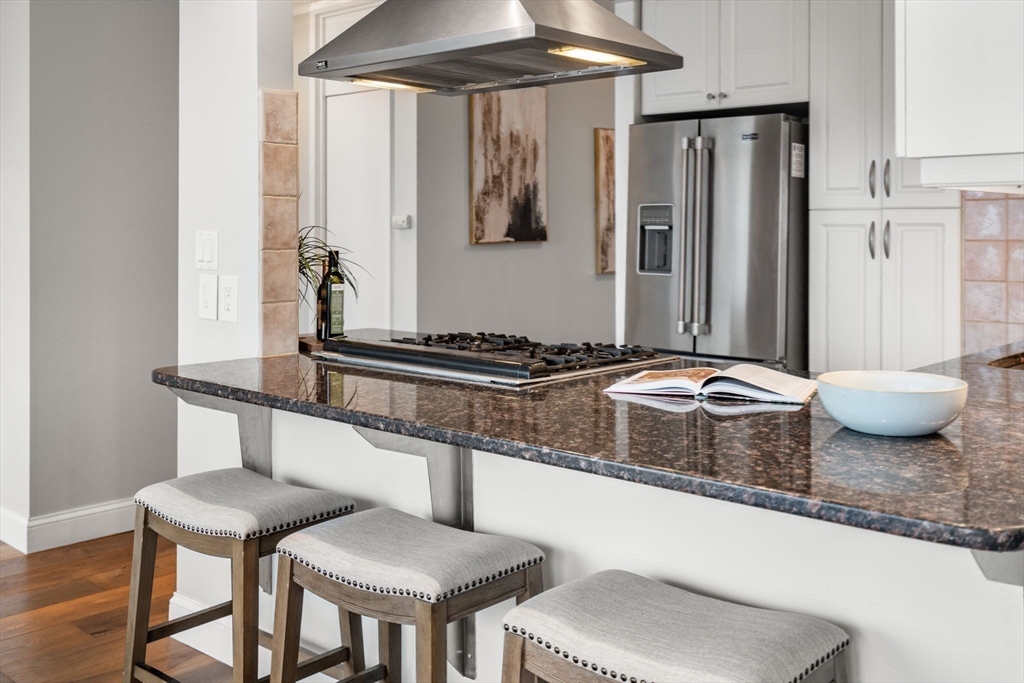 65 East India Row # 26H