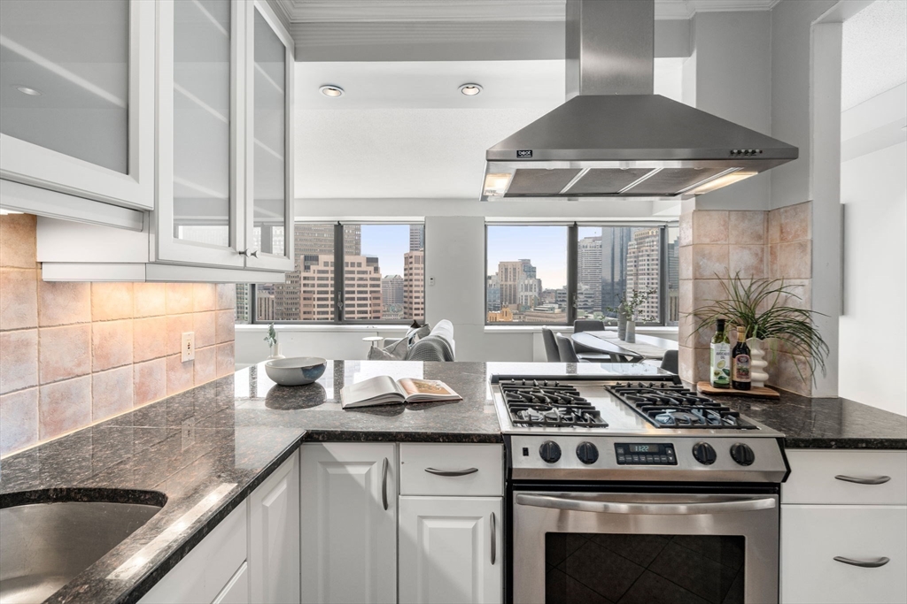 65 East India Row # 26H