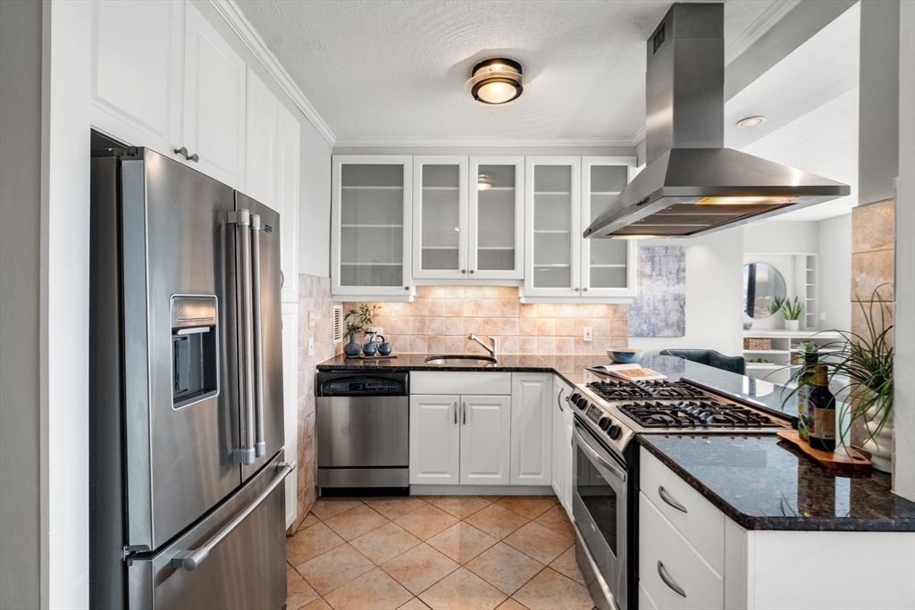 65 East India Row # 26H