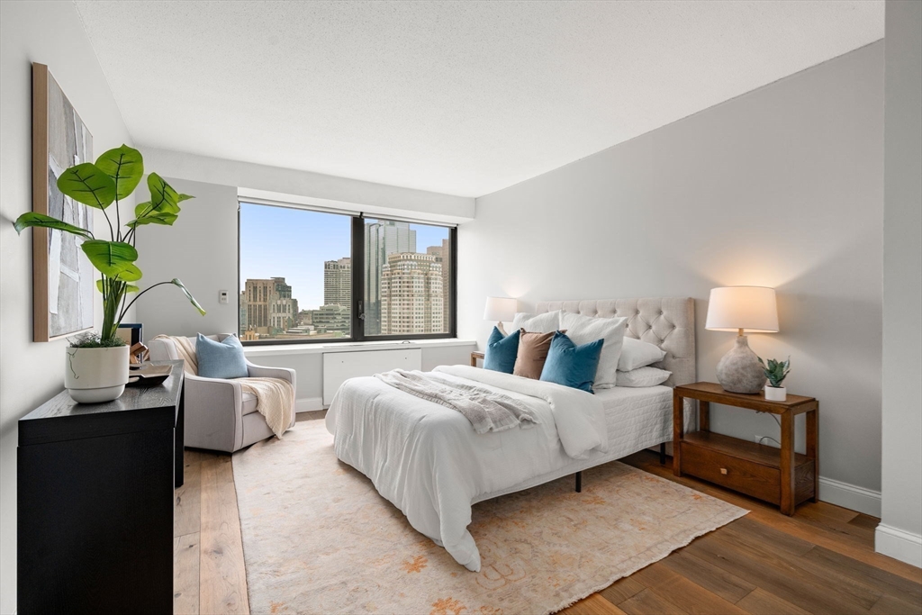 65 East India Row # 26H