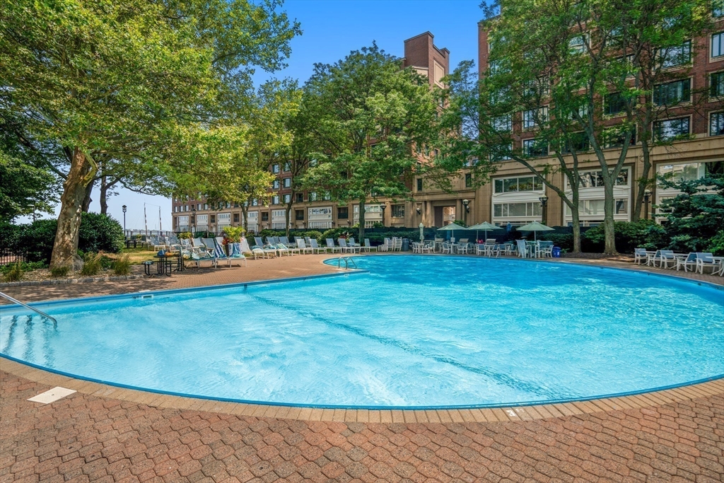 65 East India Row # 26H