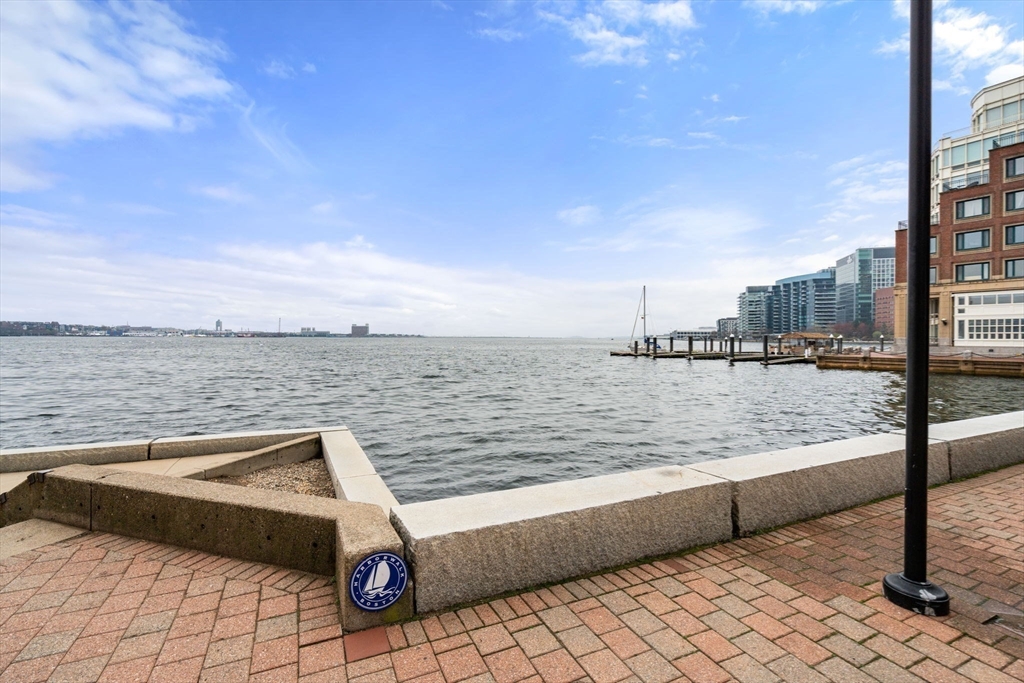 65 East India Row # 26H