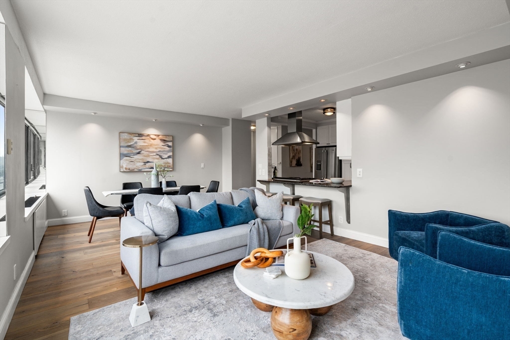 65 East India Row # 26H