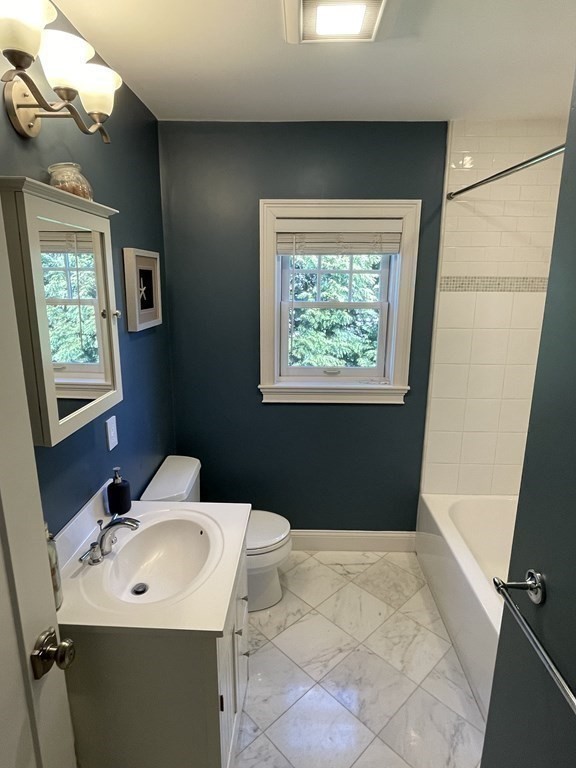 8 Arapahoe Rd Unit: -