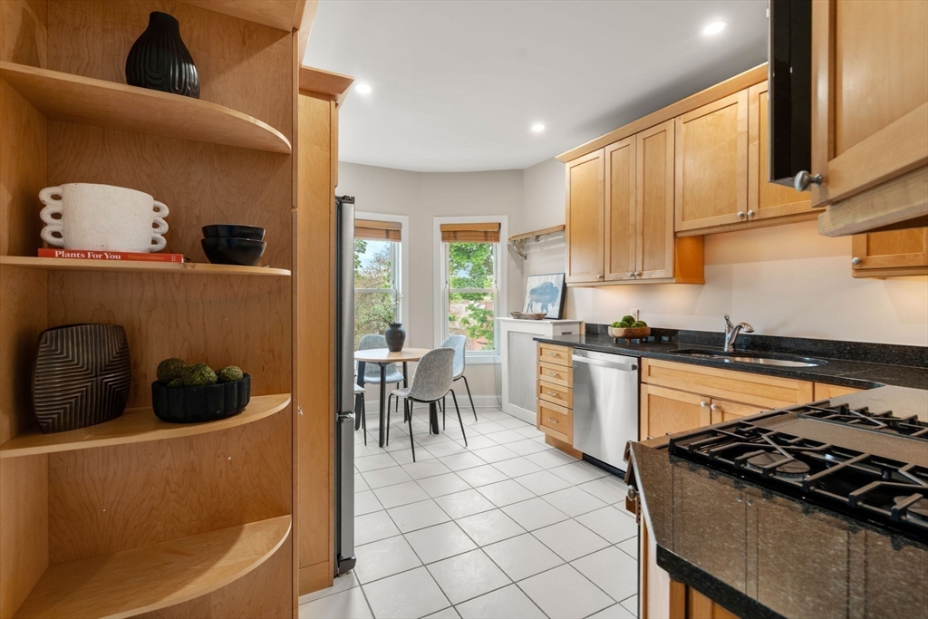 14 Linden St # 7