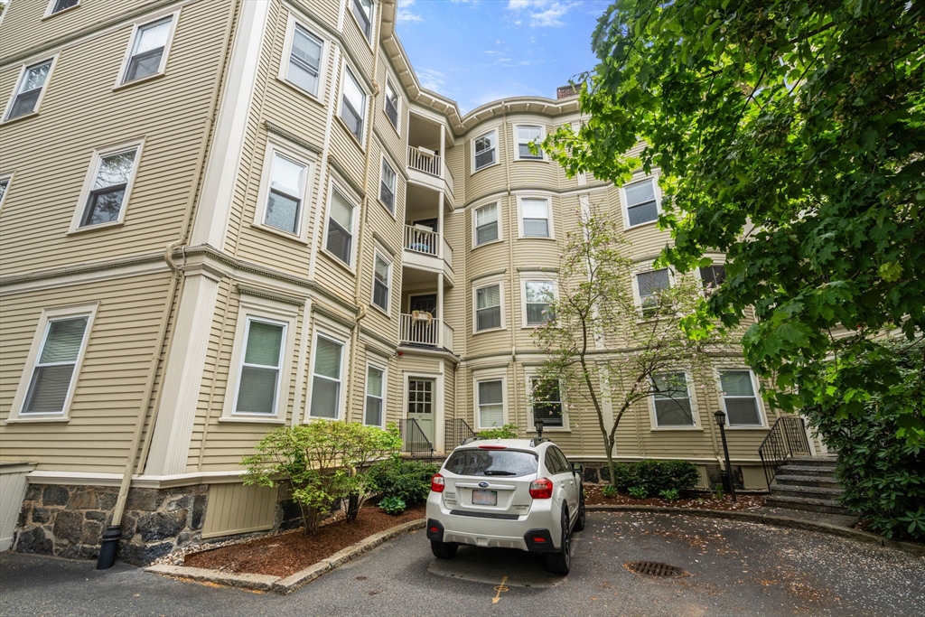 14 Linden St # 7