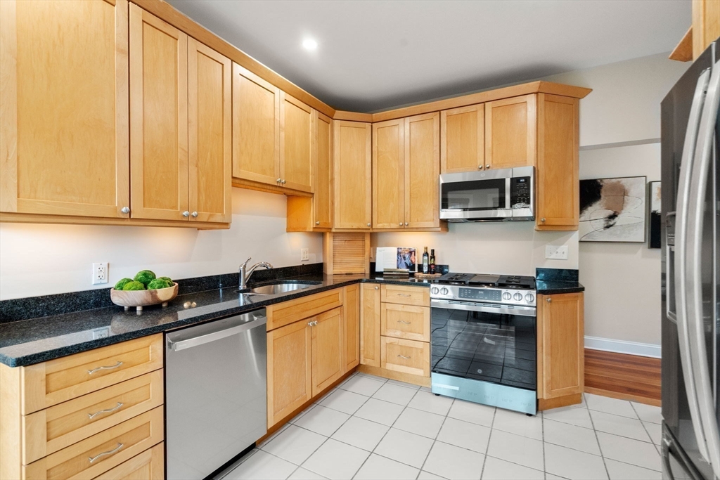 14 Linden St # 7