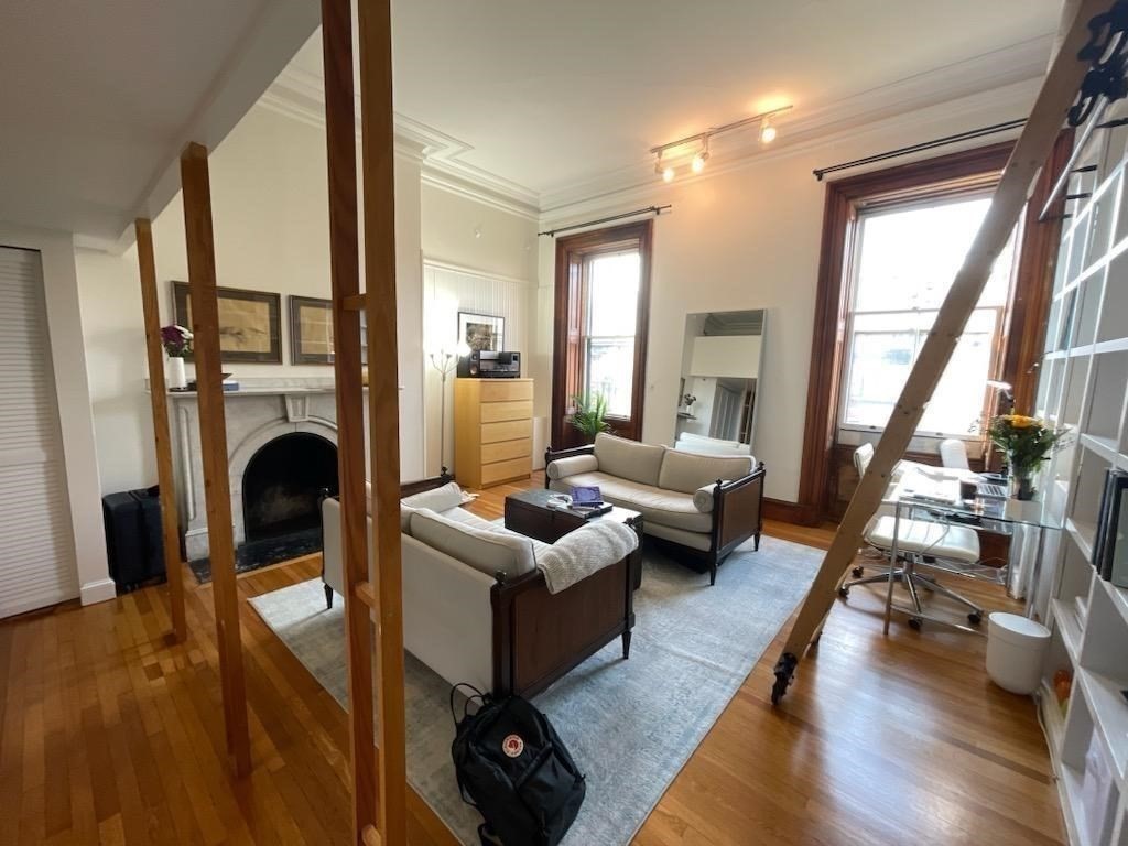 228 Beacon St # 4A