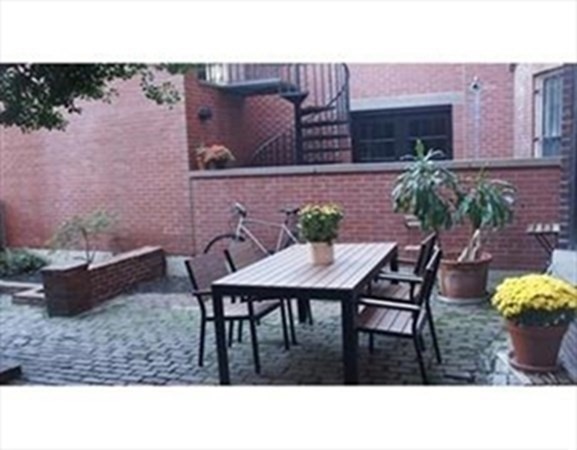 228 Beacon St # 4A
