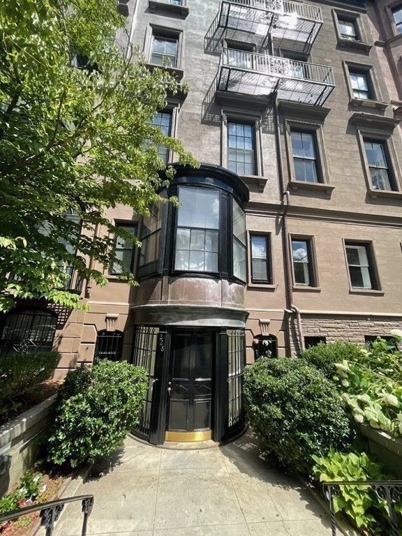 228 Beacon St # 4A