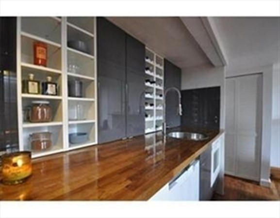 228 Beacon St # 4A