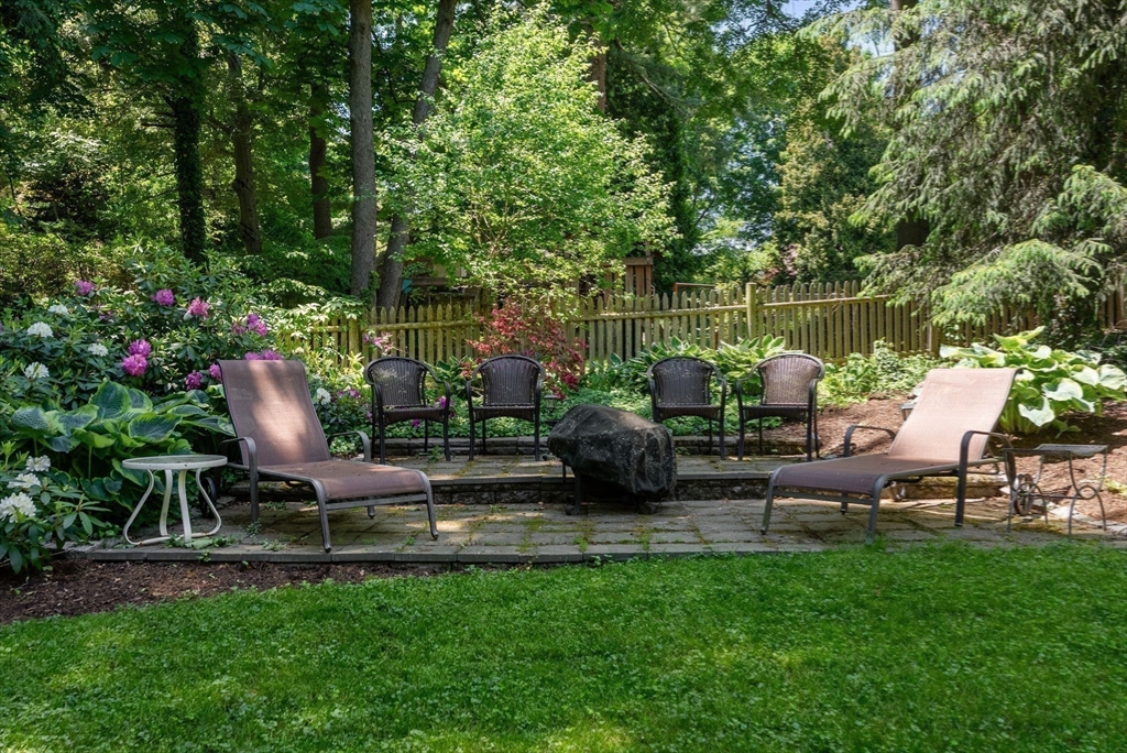 50 Louders Ln