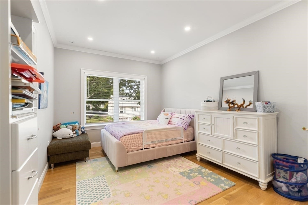 155 Adams Ave