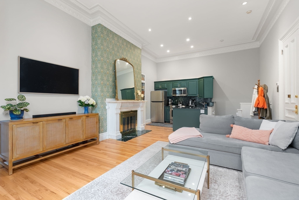 277 Beacon St # 1A