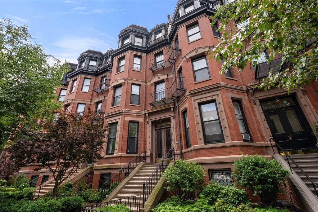 277 Beacon St # 1A