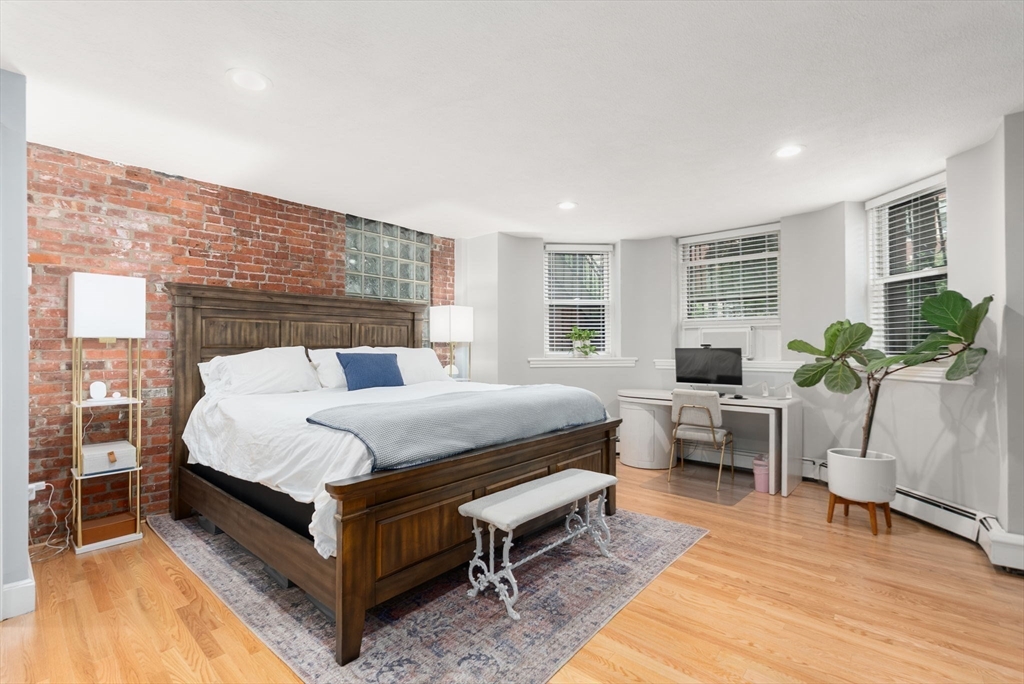 277 Beacon St # 1A