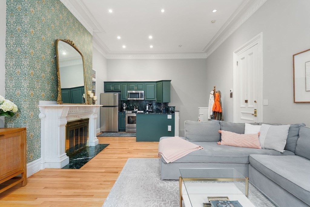 277 Beacon St # 1A