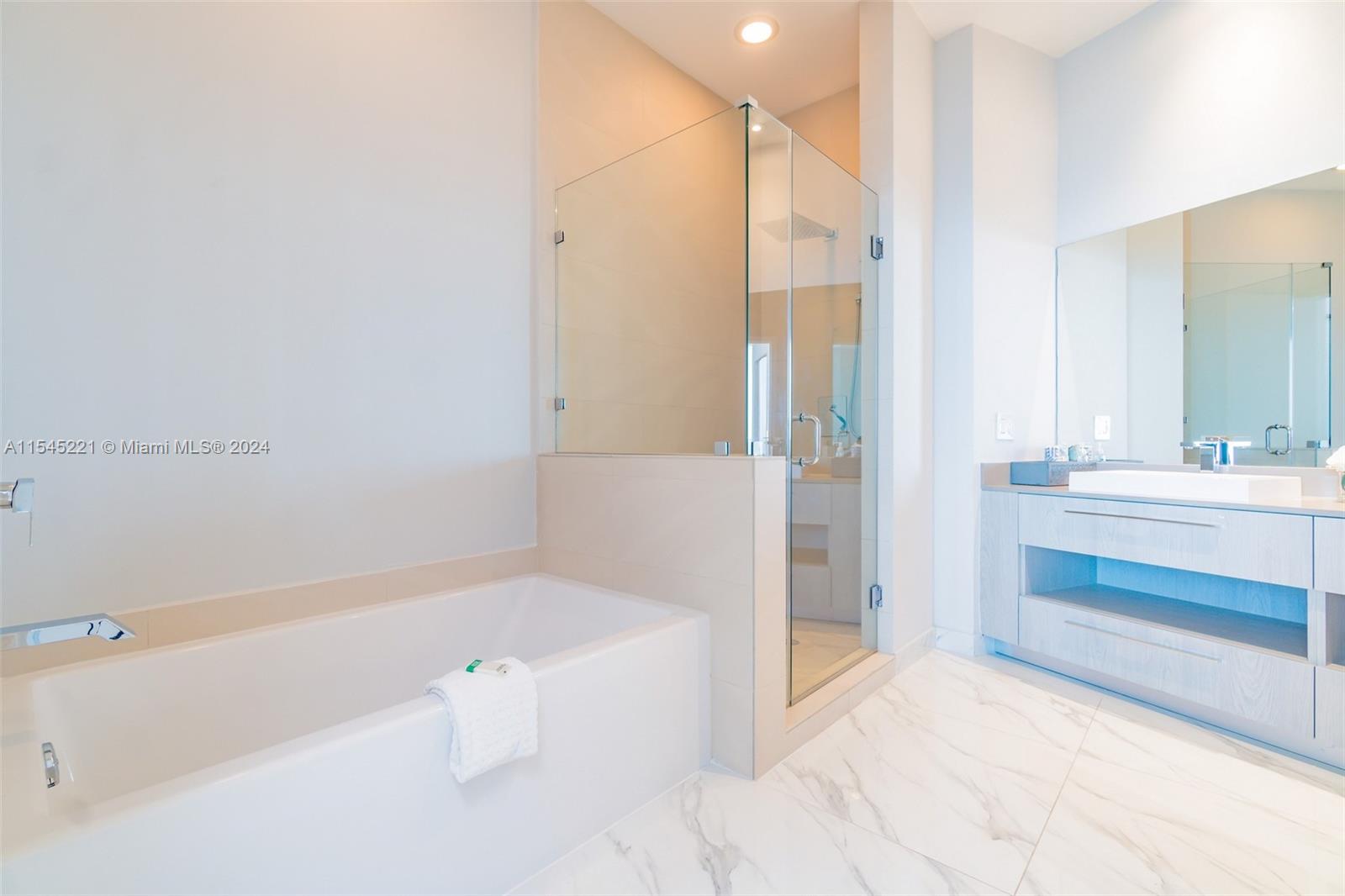 4111 S Ocean Dr Unit: UPH1