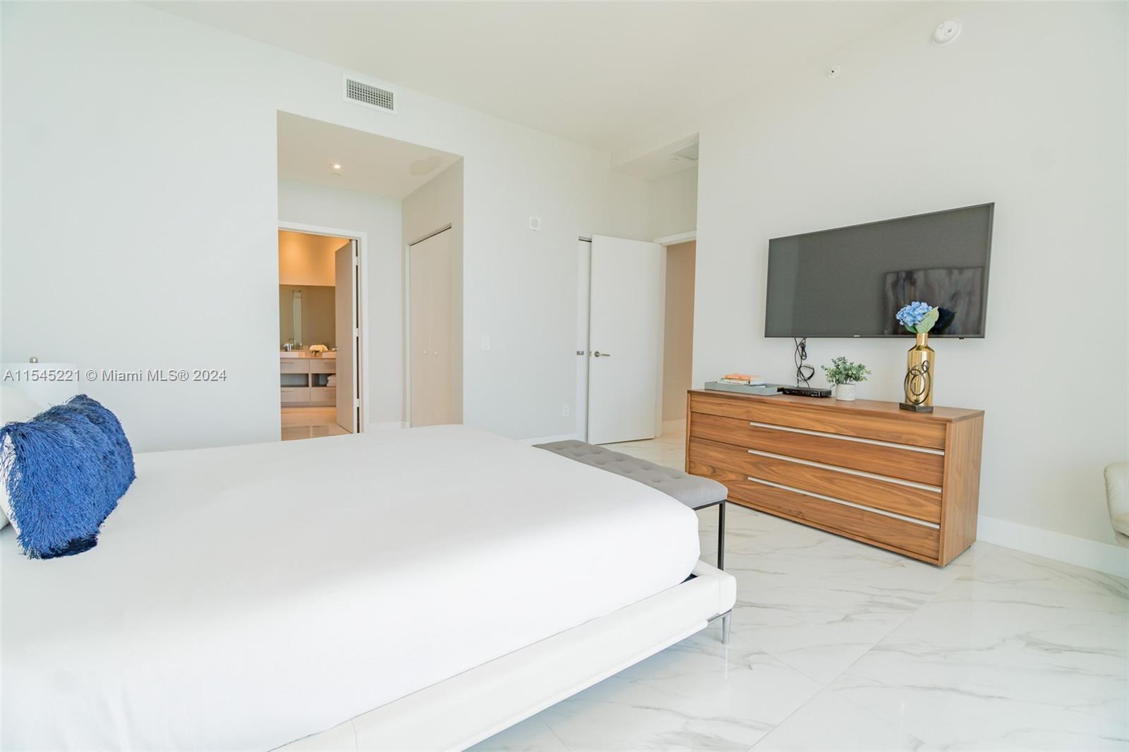 4111 S Ocean Dr Unit: UPH1