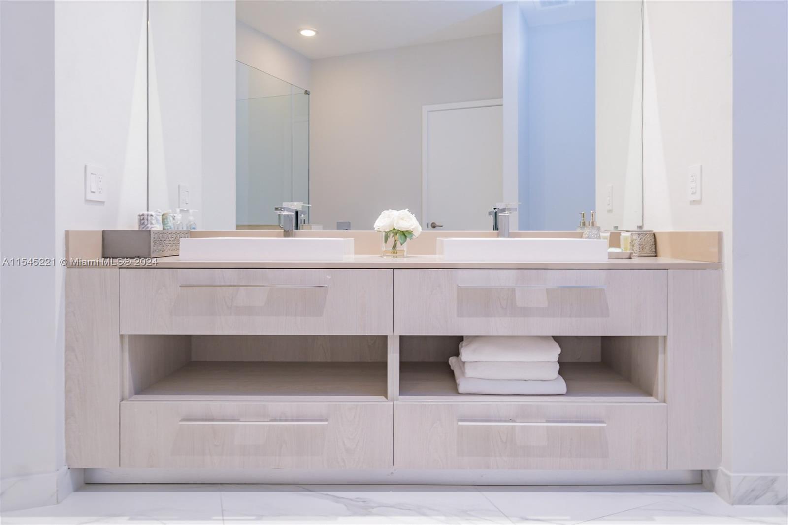 4111 S Ocean Dr Unit: UPH1