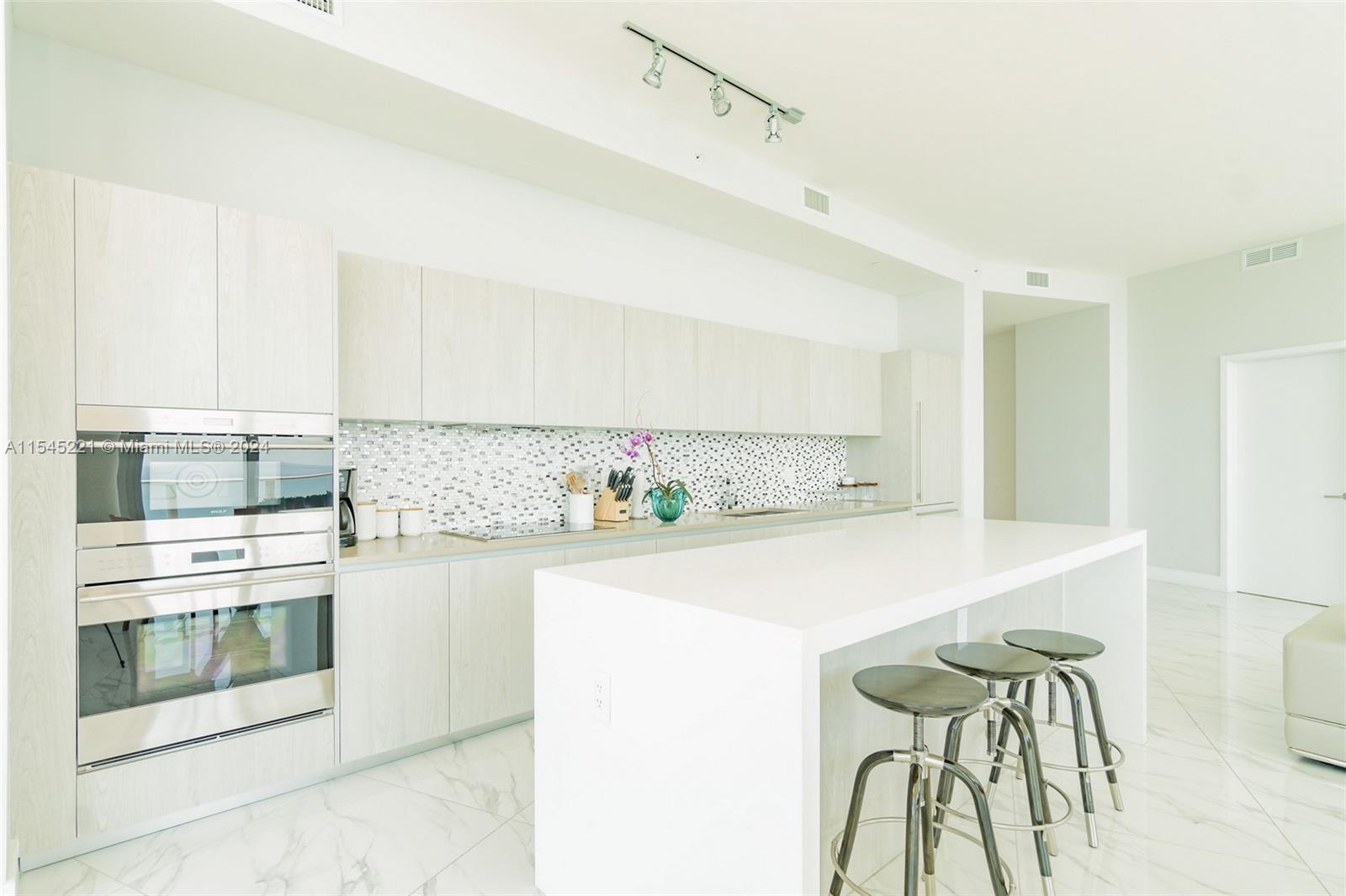 4111 S Ocean Dr Unit: UPH1