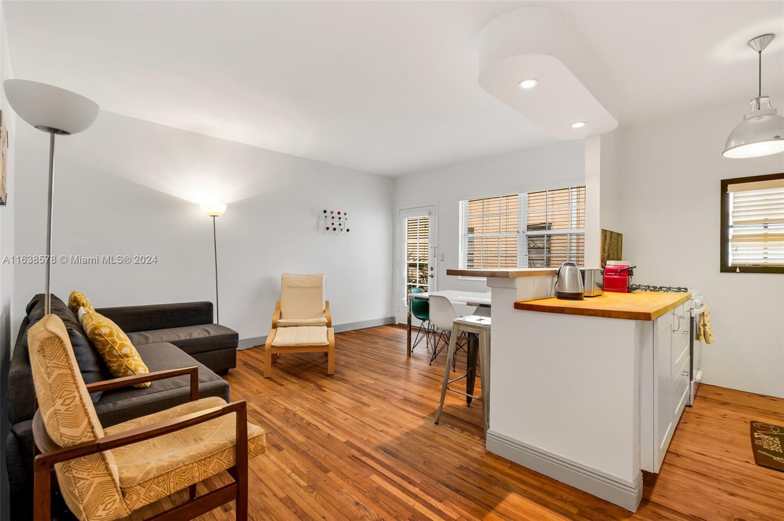 1551 Michigan Ave # 12