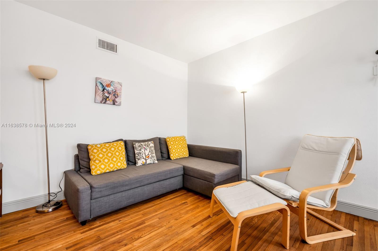 1551 Michigan Ave # 12