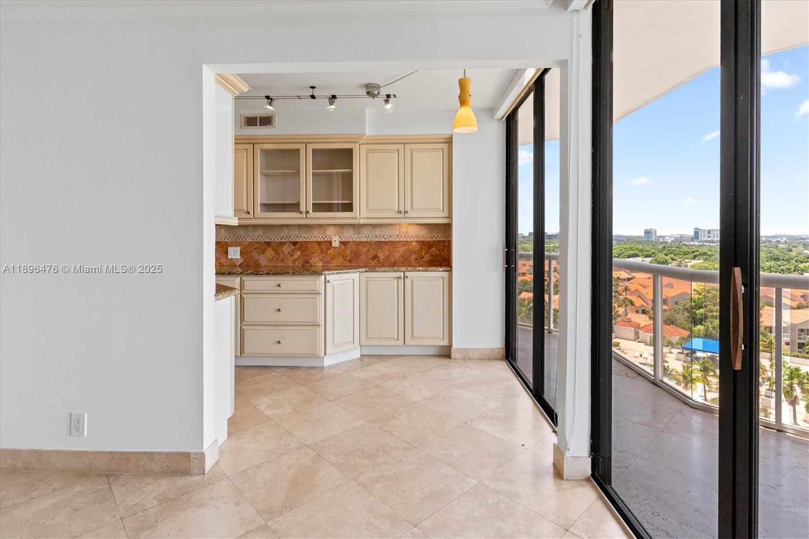 3610 Yacht Club Dr # 1116