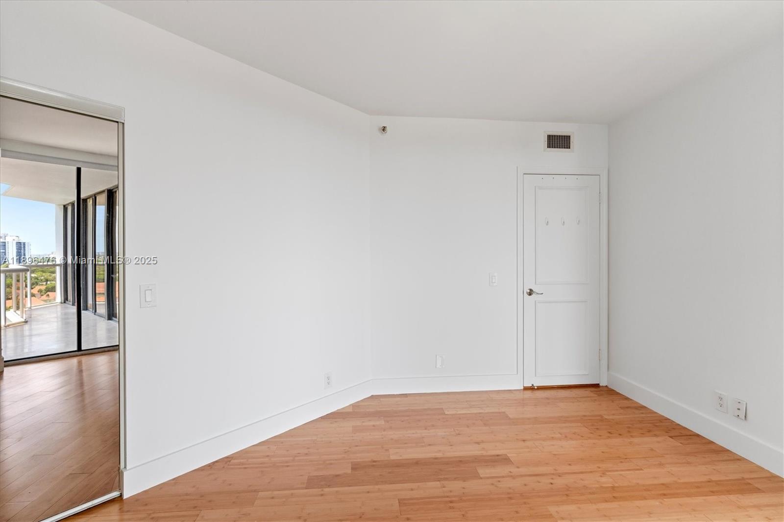 3610 Yacht Club Dr # 1116