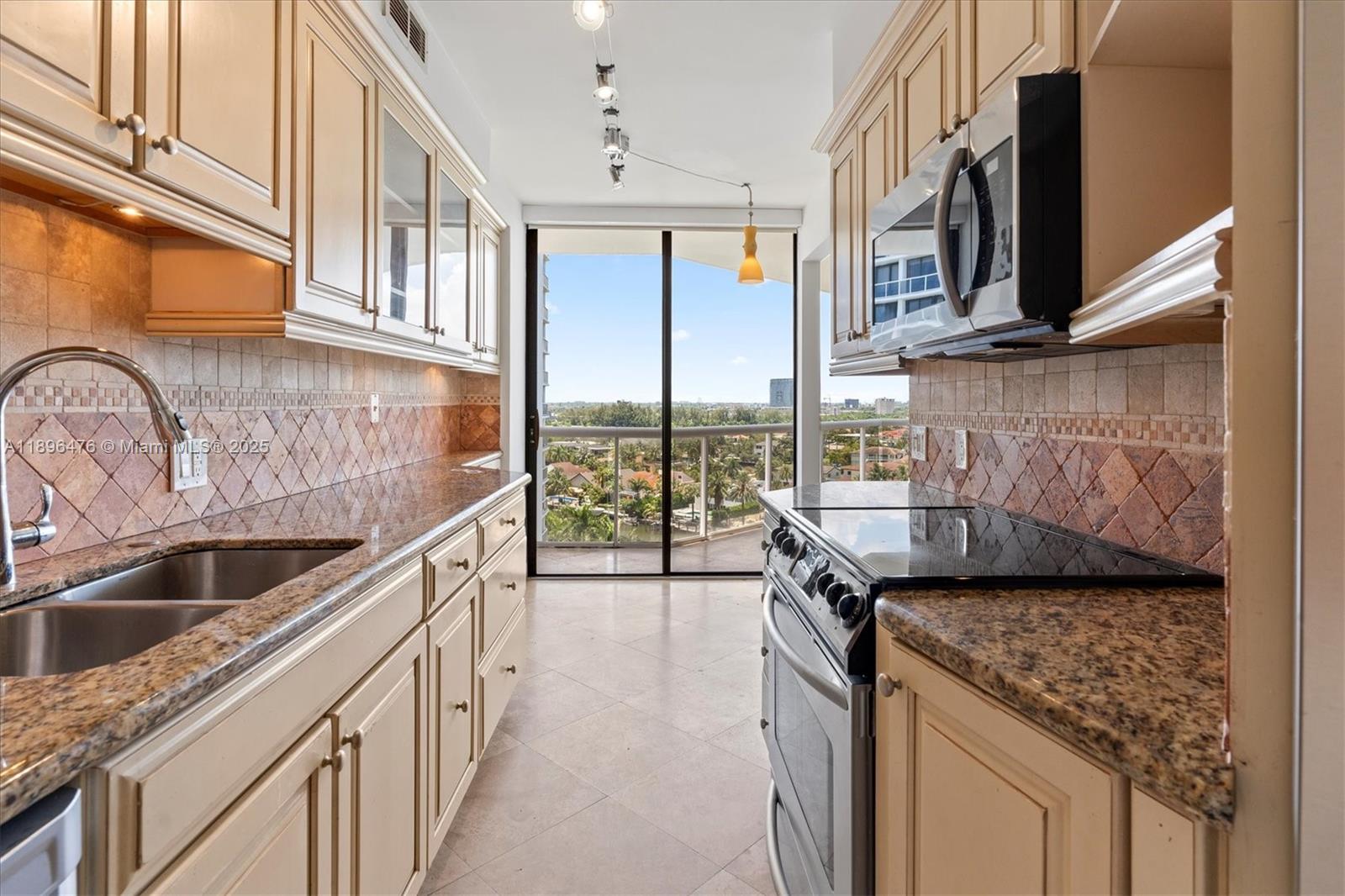 3610 Yacht Club Dr # 1116