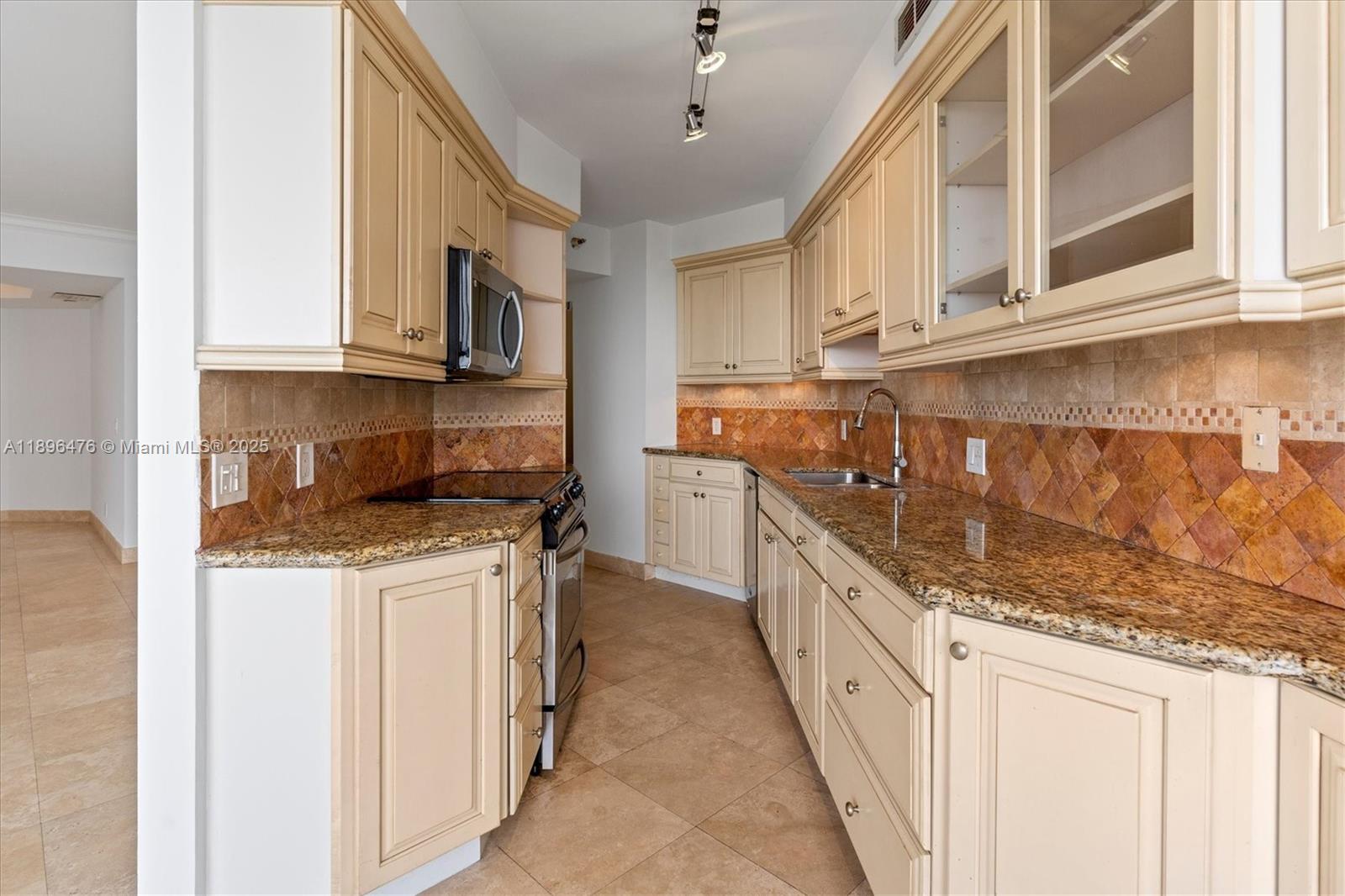 3610 Yacht Club Dr # 1116